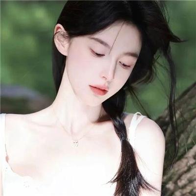 一抹丹砂映清辉